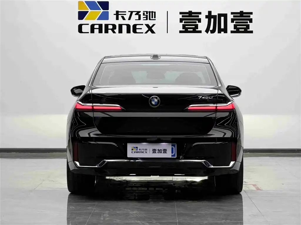 BMW 7 Series 2023 Facelift 740Li Exclusive M Sport Package фото 19