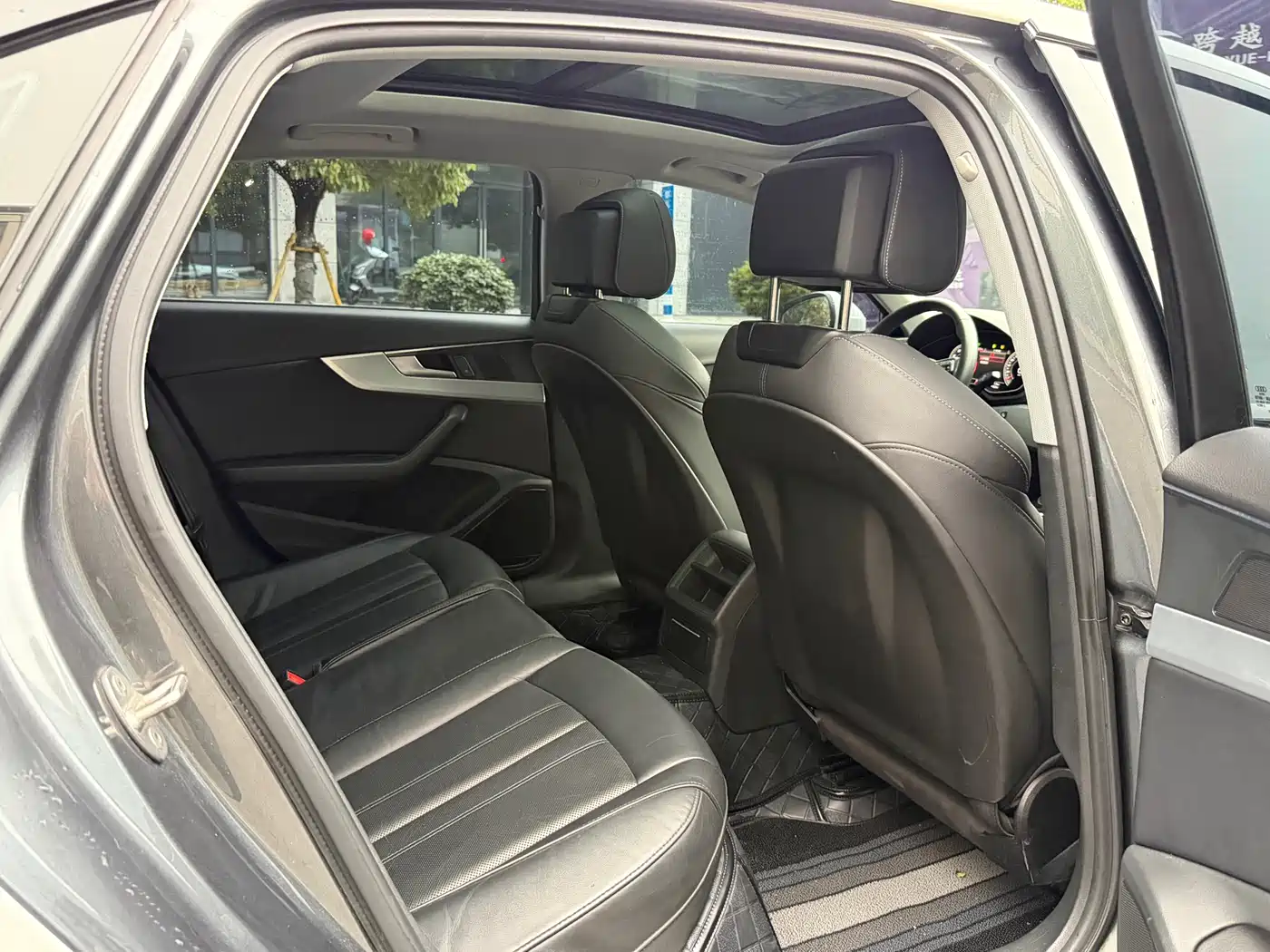 Audi A4L 2020 40 TFSI Fashion Dynamic Edition фото 9
