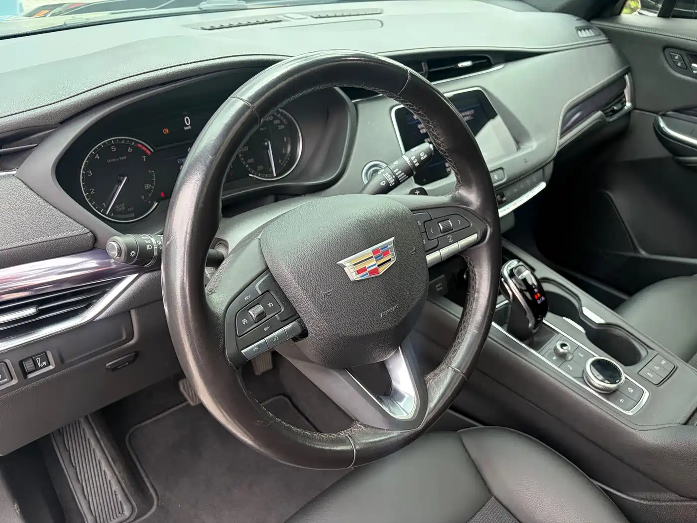 CADILLAC XT4