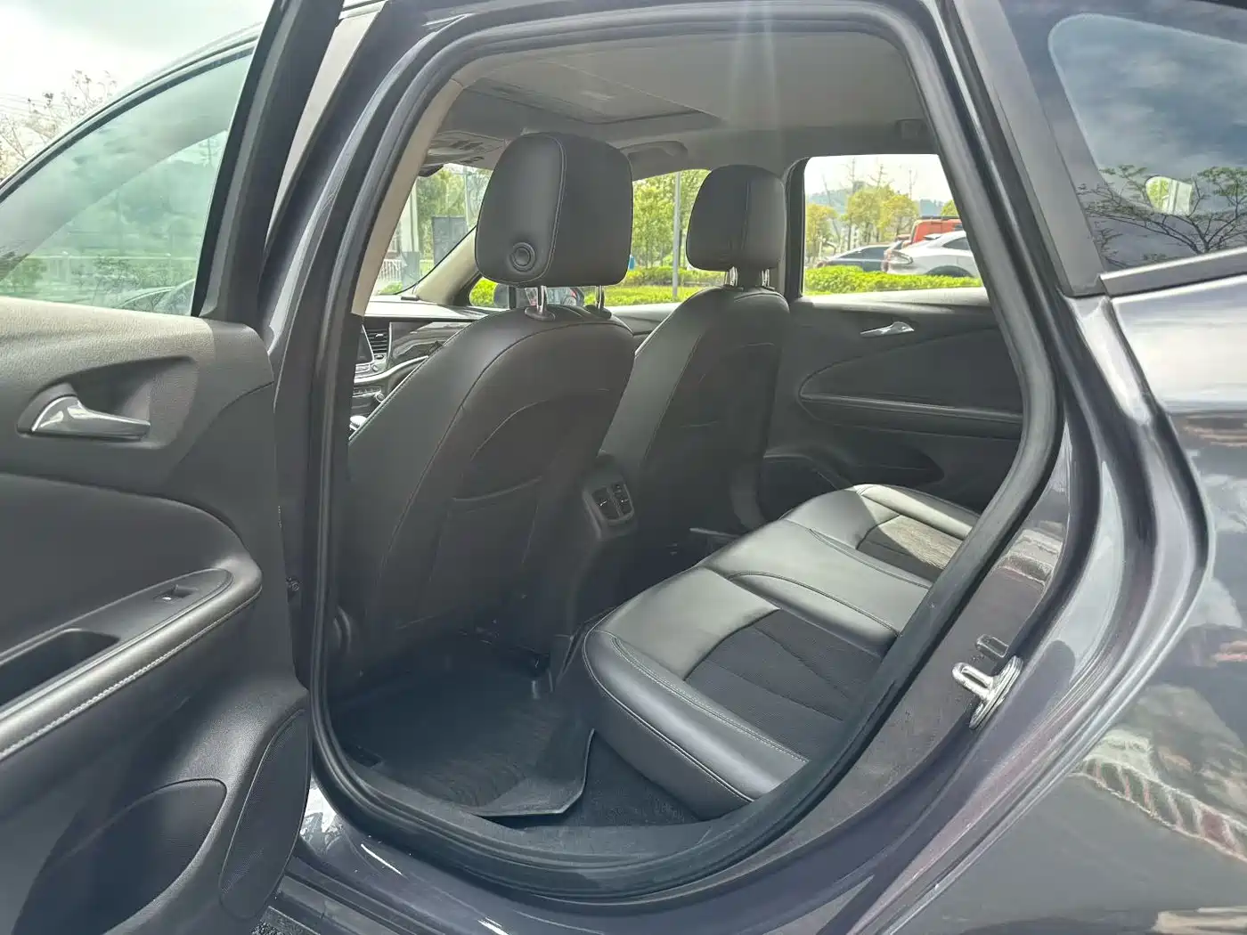 Buick Verano 2018 Sedan 20T Dual Clutch Leading фото 6