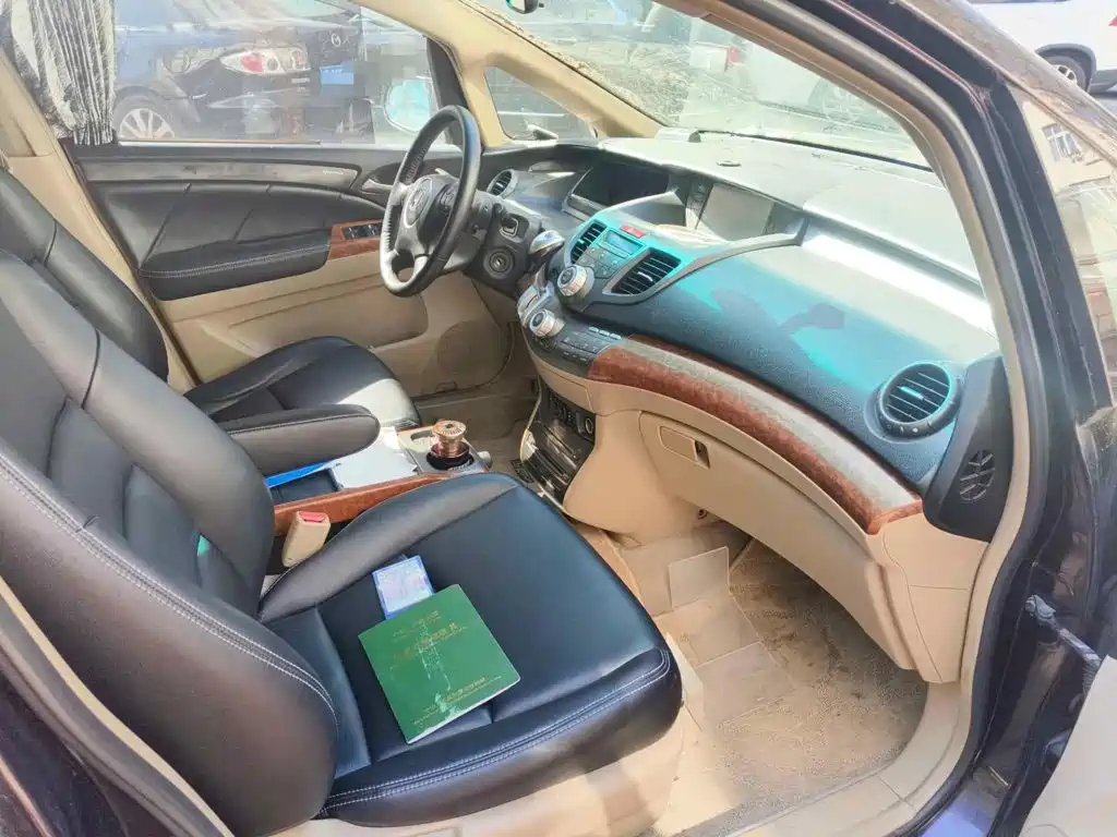 Photo 10 - Honda Odyssey