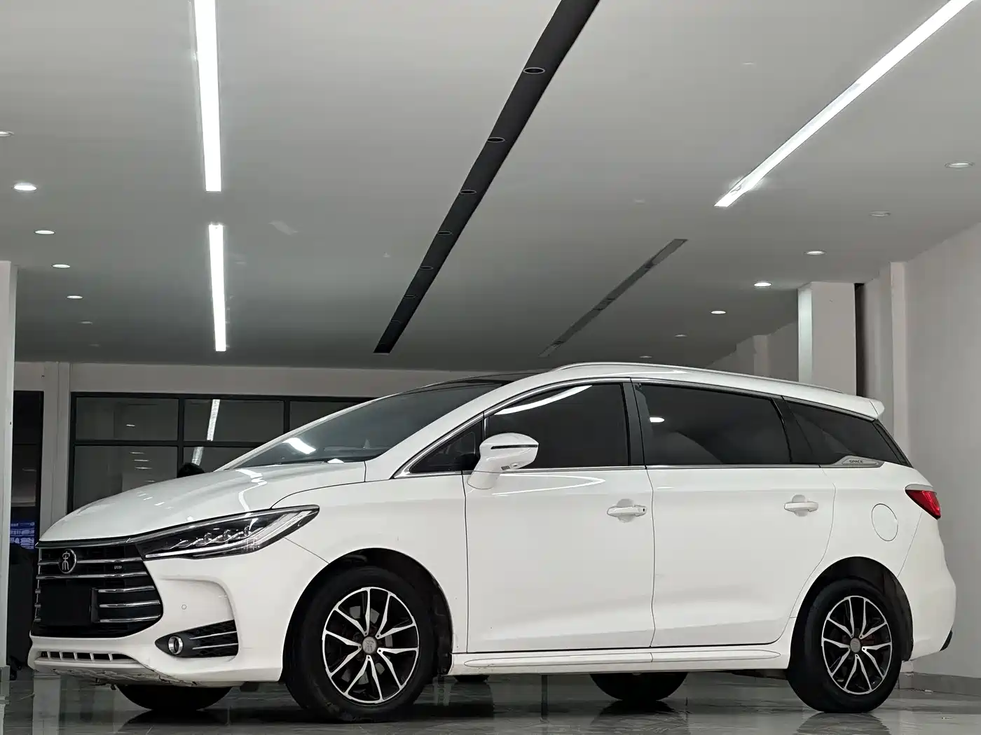 BYD Song MAX 2017 1.5T Auto Smart Connect Premium 7-seater фото 2