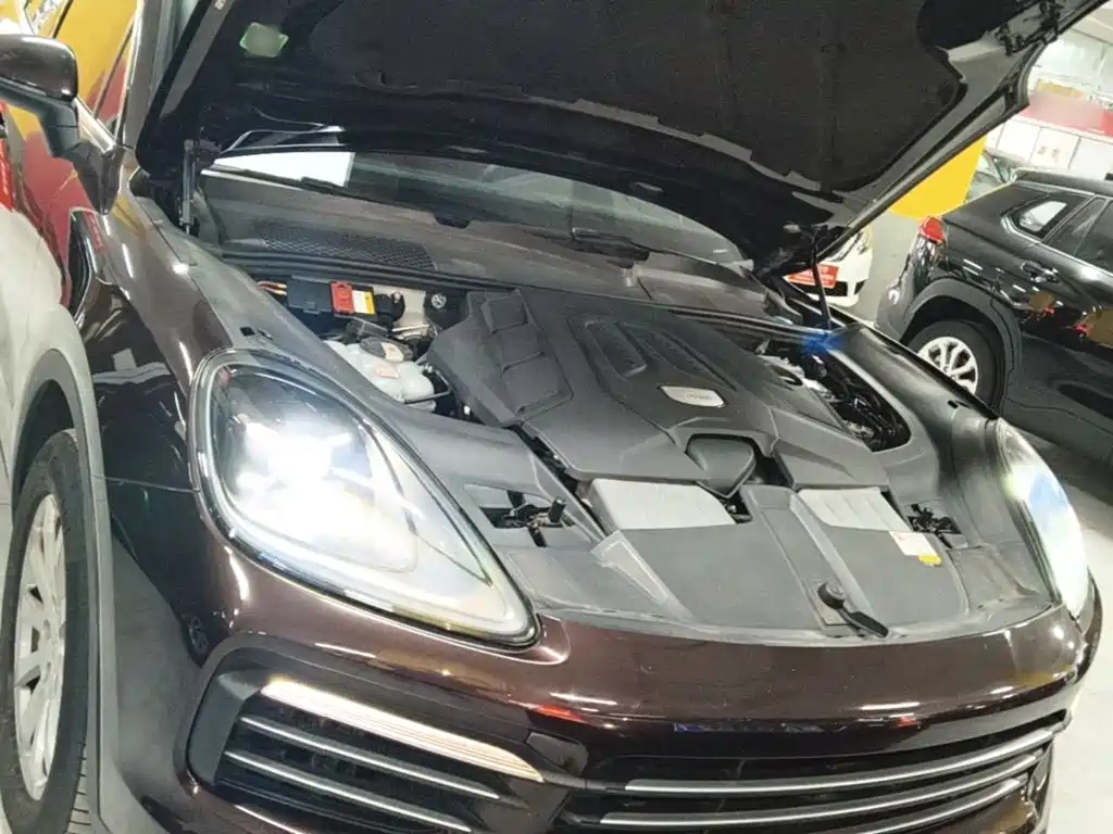 Фото 20 - Porsche Cayenne