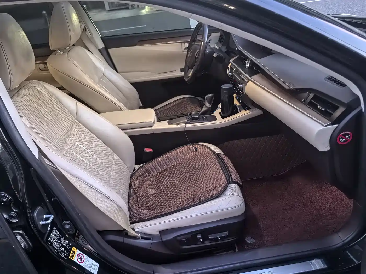 Фото 11 - Lexus ES