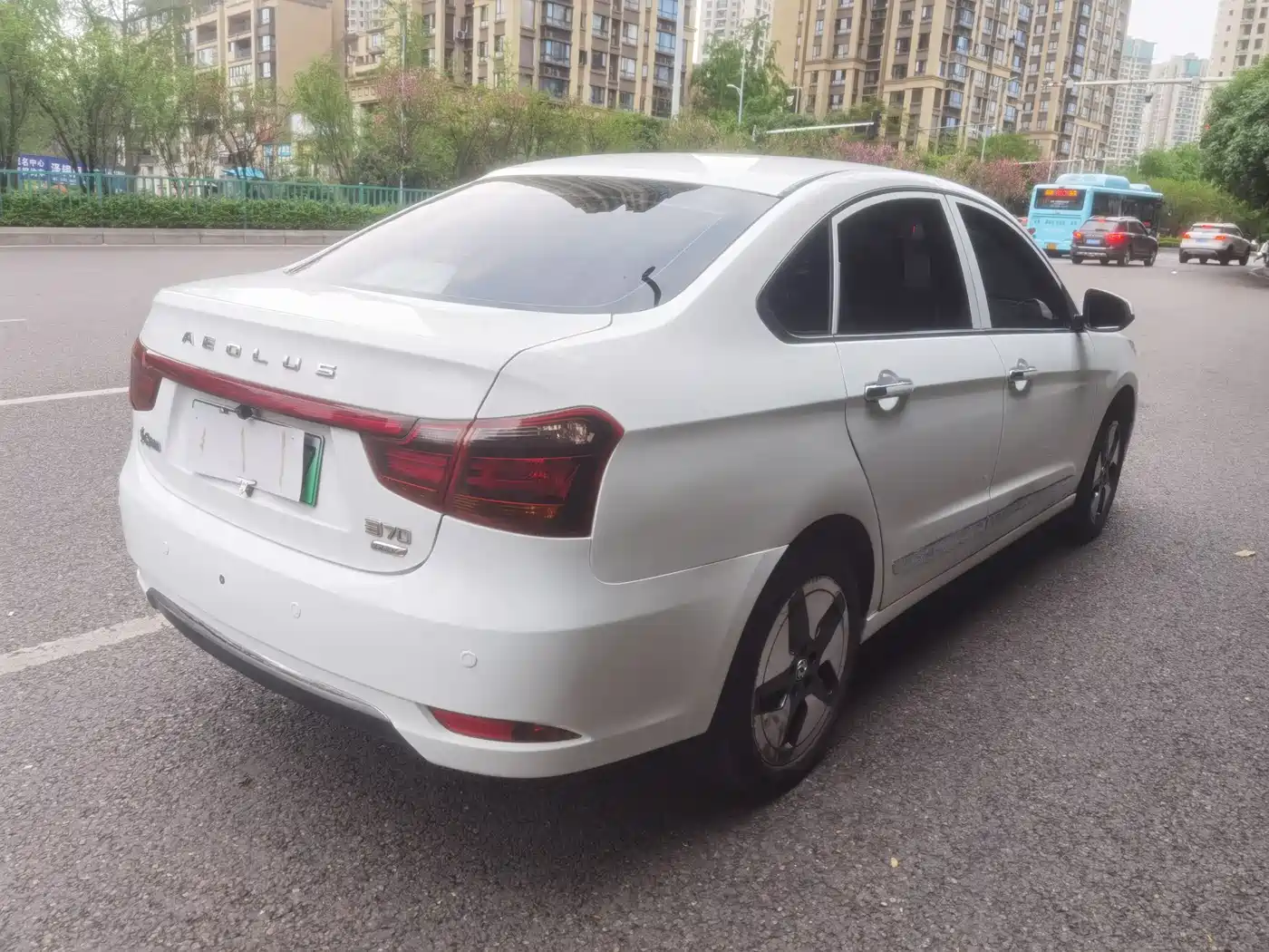 DONGFENG E70
