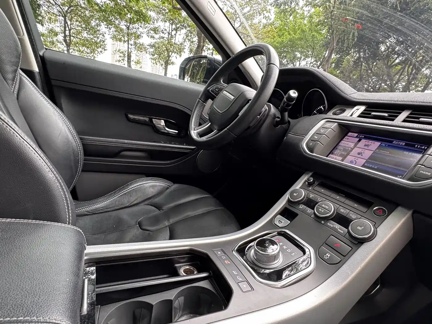 Land Rover Range Rover Evoque (Import) 2013 2.0T 5-door Dynamic Edition фото 10