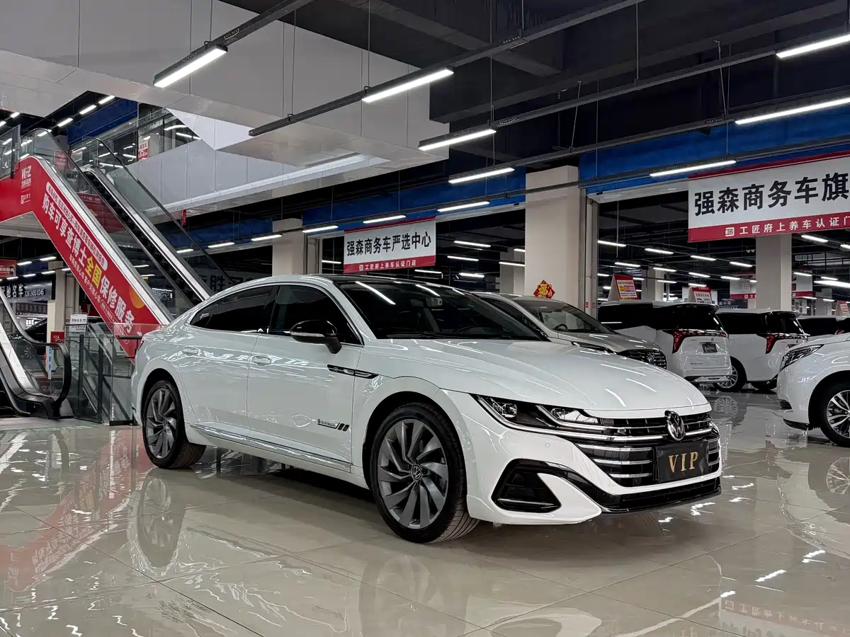 Volkswagen FAW-Volkswagen CC 2021 380TSI Eye-catching Edition фото 3