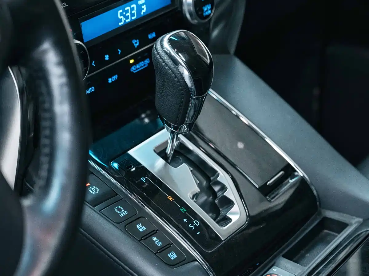 Toyota Vellfire 2019 Hybrid 2.5L HV Luxury Edition фото 17