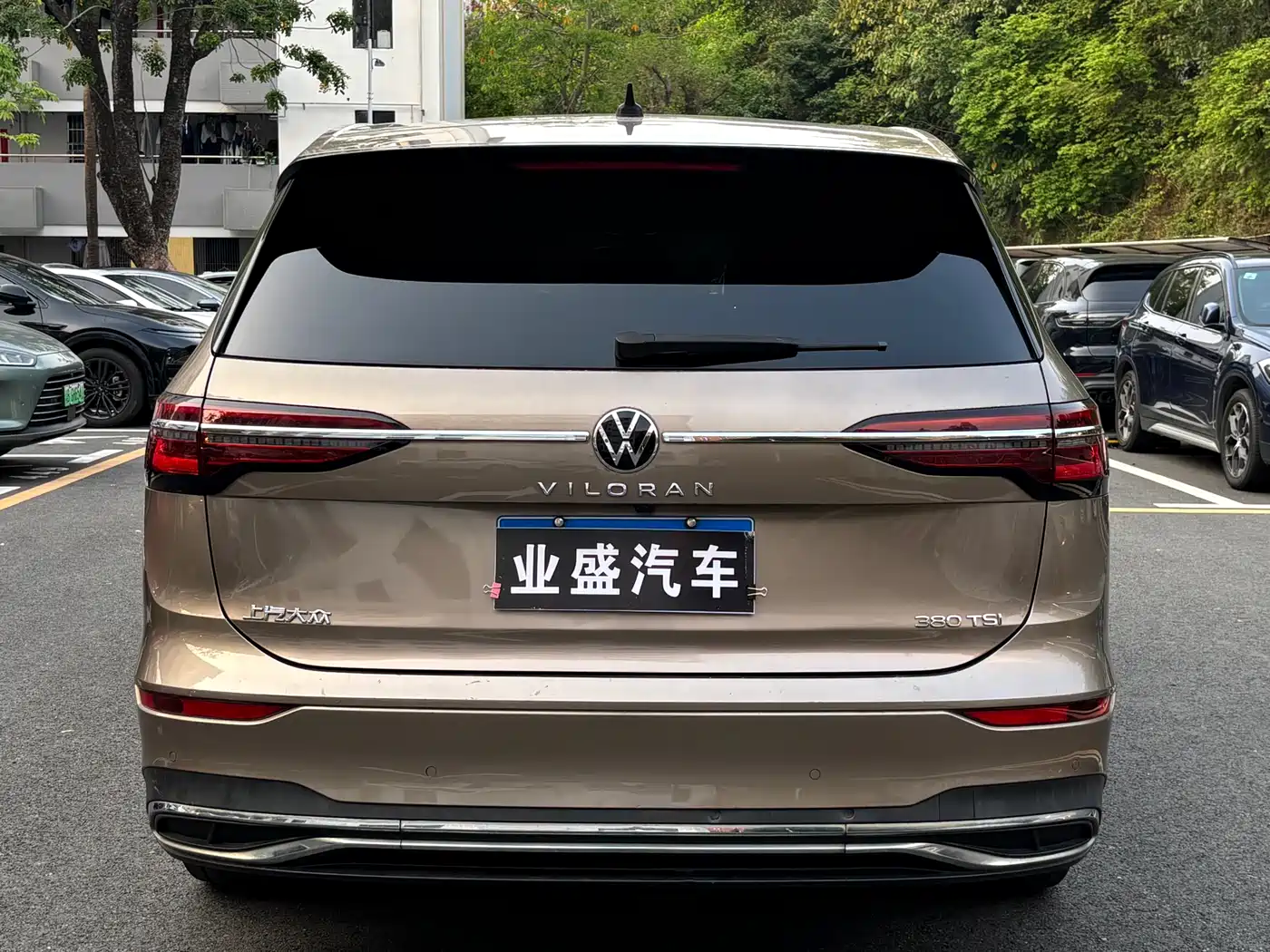 Volkswagen Viloran 2020 380TSI Premium фото 5