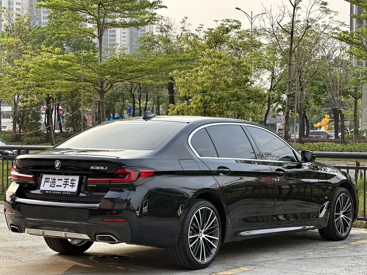BMW 5 Series 2023 530Li Leading M Sport Package фото 9