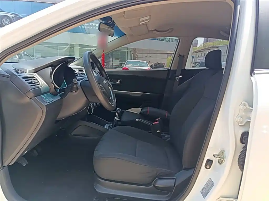 Kia K2 2015 Sedan 1.4L MT GLS фото 15