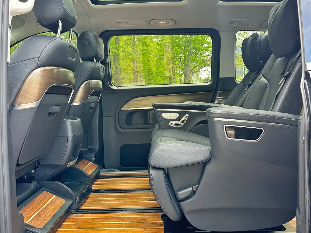 MERCEDES-BENZ V-CLASS