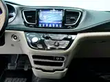 Фото 17 - Chrysler Pacifica PHEV