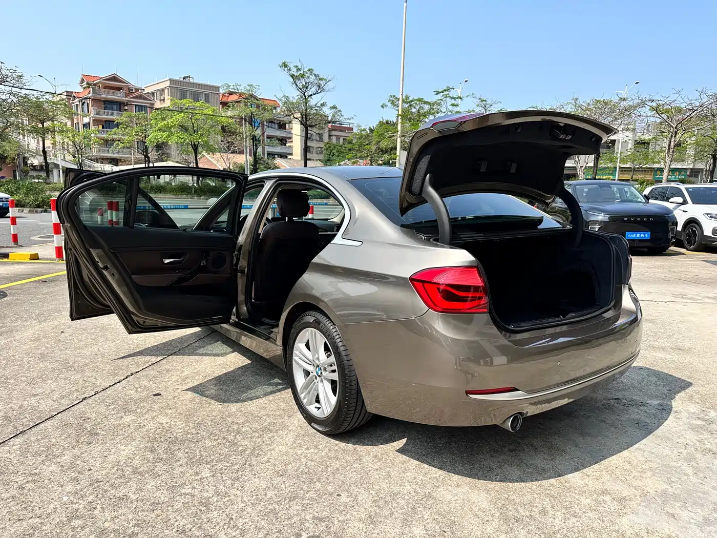 BMW 3 Series 2018 318Li фото 23