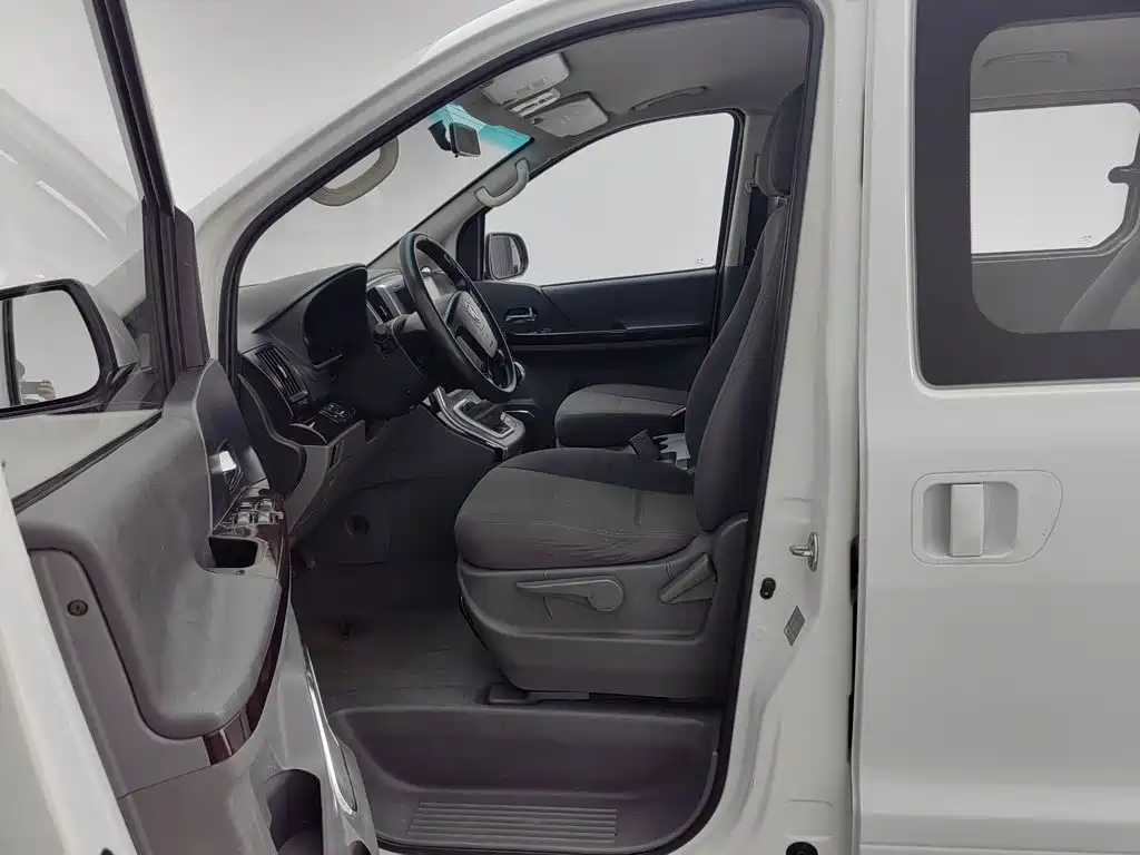 Dongfeng Fengxing Fengxing CM7 2015 2014 2.4L Manual Business Edition