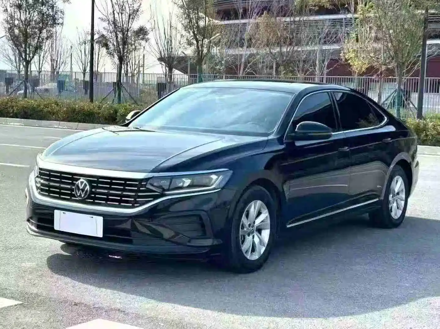 صورة 1 - Volkswagen Passat