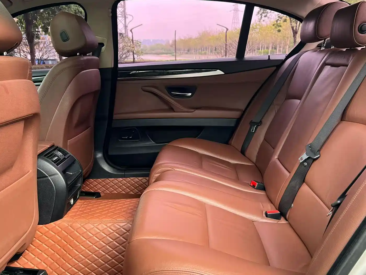 BMW 5 Series 2014 525Li Leading фото 9