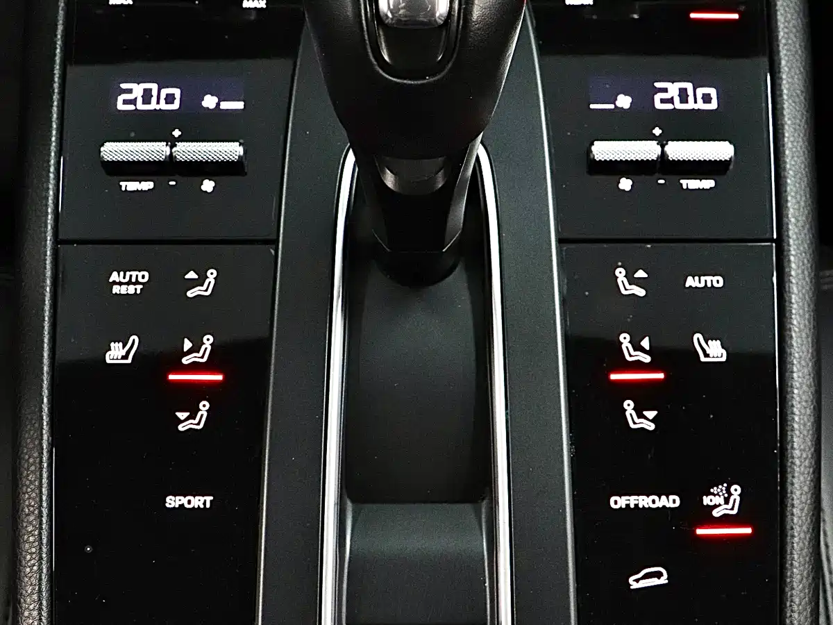 Porsche Macan 2022 Macan 2.0T фото 21