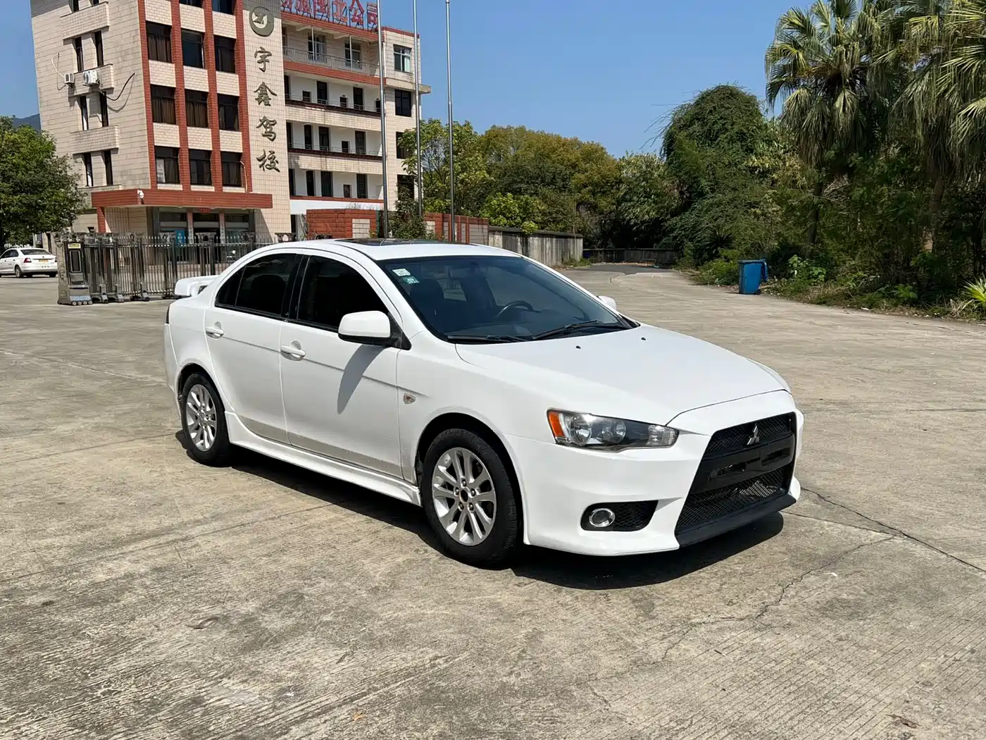 Mitsubishi Lancer EX 2012 New Year Edition 1.8L CVT Comfort фото 3
