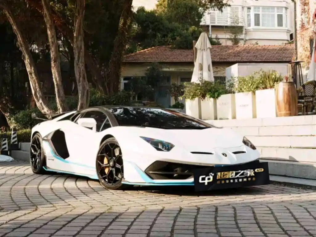 Lamborghini Aventador 2011 LP 700-4 фото 3