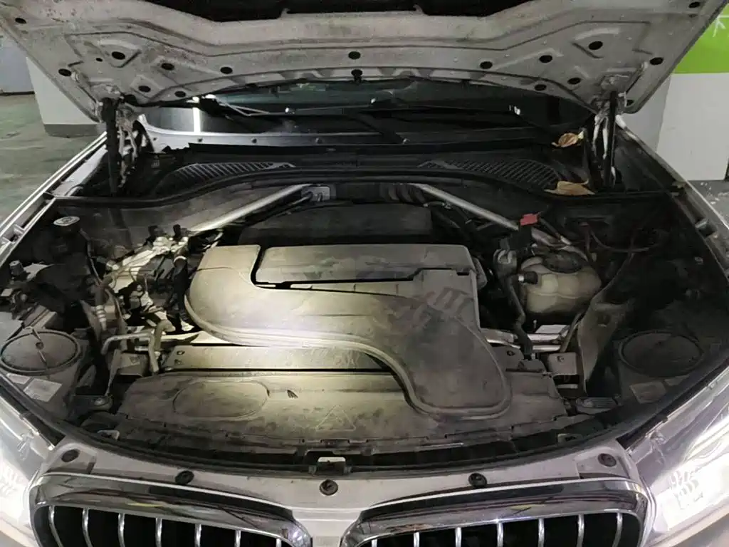 Photo 3 - BMW X5 (Import)