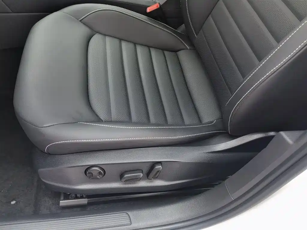 Volkswagen Lamando 2021 Facelift 280TSI DSG Comfort Edition фото 20