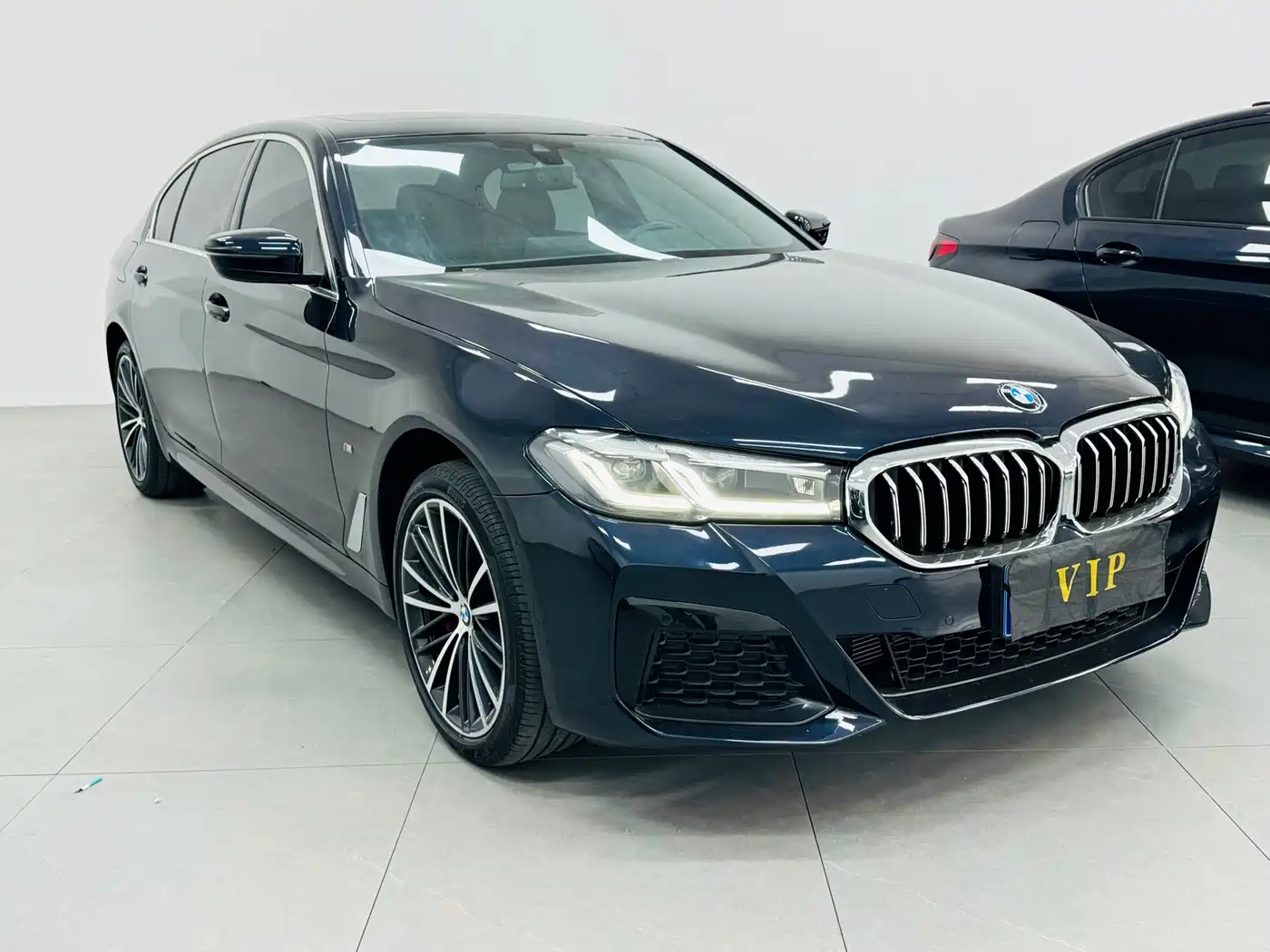 BMW 5 Series 2021 530Li Leading M Sport Package фото 3