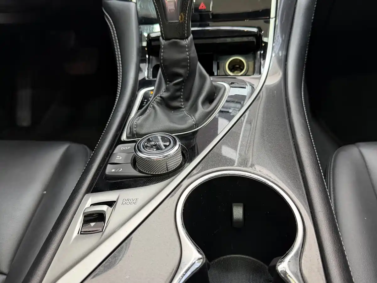 Infiniti Q50L 2019 2018 2.0T Comfort (China VI)