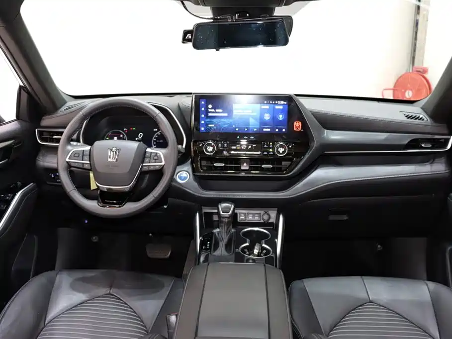 Toyota Crown Kluger 2022 2.5L HEV 4WD Premium Edition фото 13