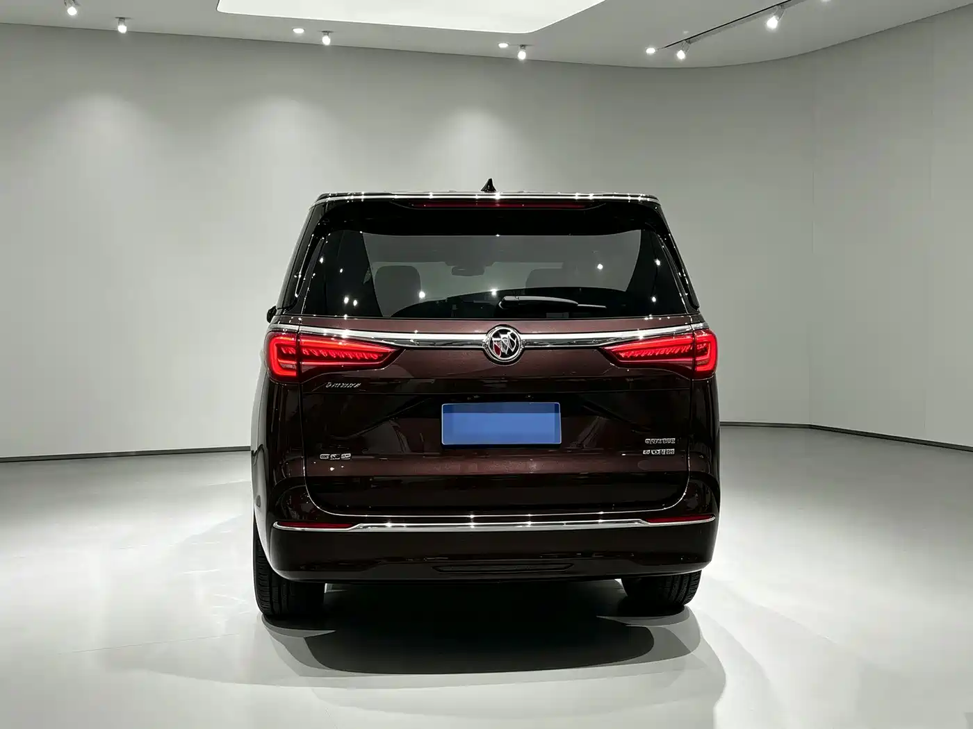 Photo 10 - Buick GL8