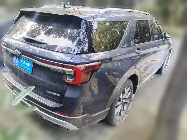 Ford Explorer 2023 EcoBoost 285 AWD Titanium Edition 6-Seater — фото 2