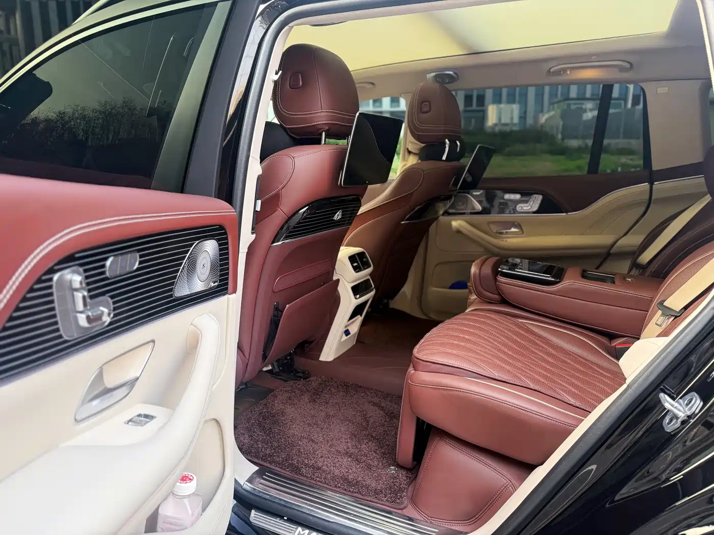 Mercedes-Benz GLS 2024 Model GLS 450 4MATIC Luxury фото 10