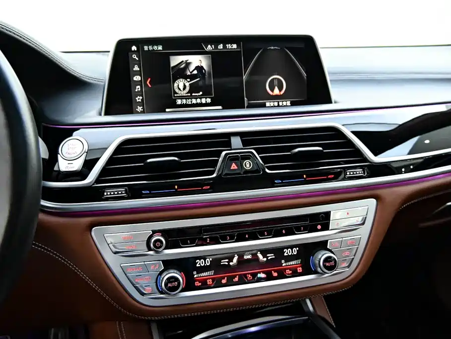 BMW 7 Series 2018 740Li xDrive Premium Type M Sport Package фото 19