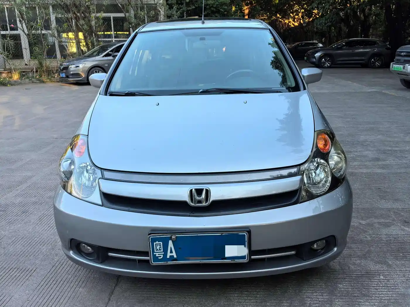 Honda Stream 2004 2.0 AT фото 2
