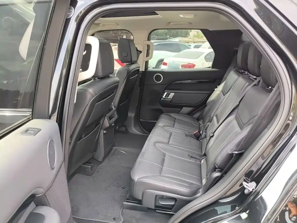 Photo 17 - Land Rover Discovery