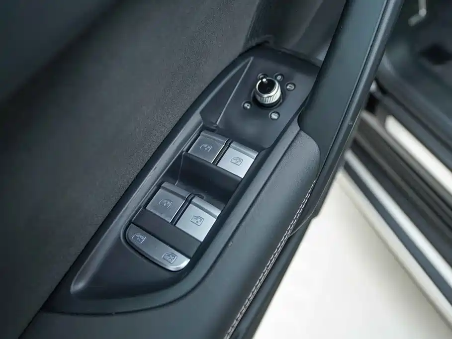 Photo 11 - Audi Q5L