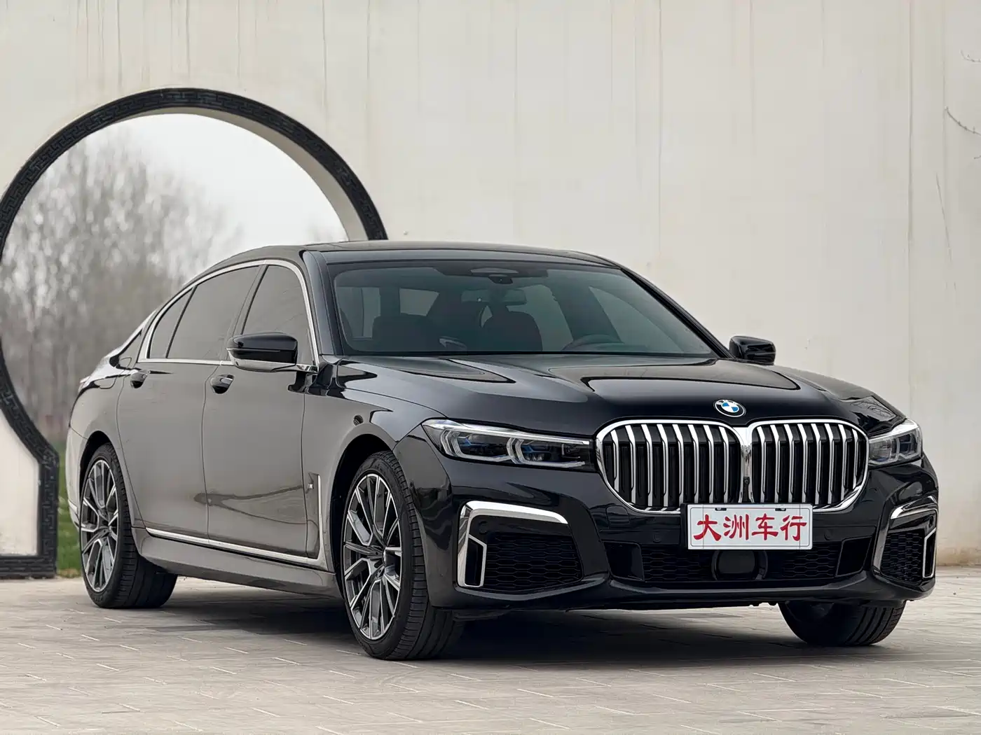 BMW 7 Series 2021 Model 740Li xDrive Executive M Sport Package фото 4