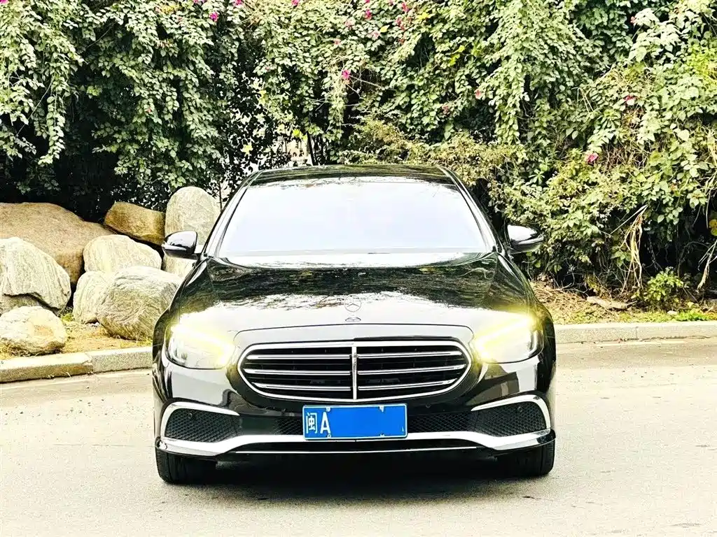 Mercedes-Benz E-Class 2022 E 260 L фото 2