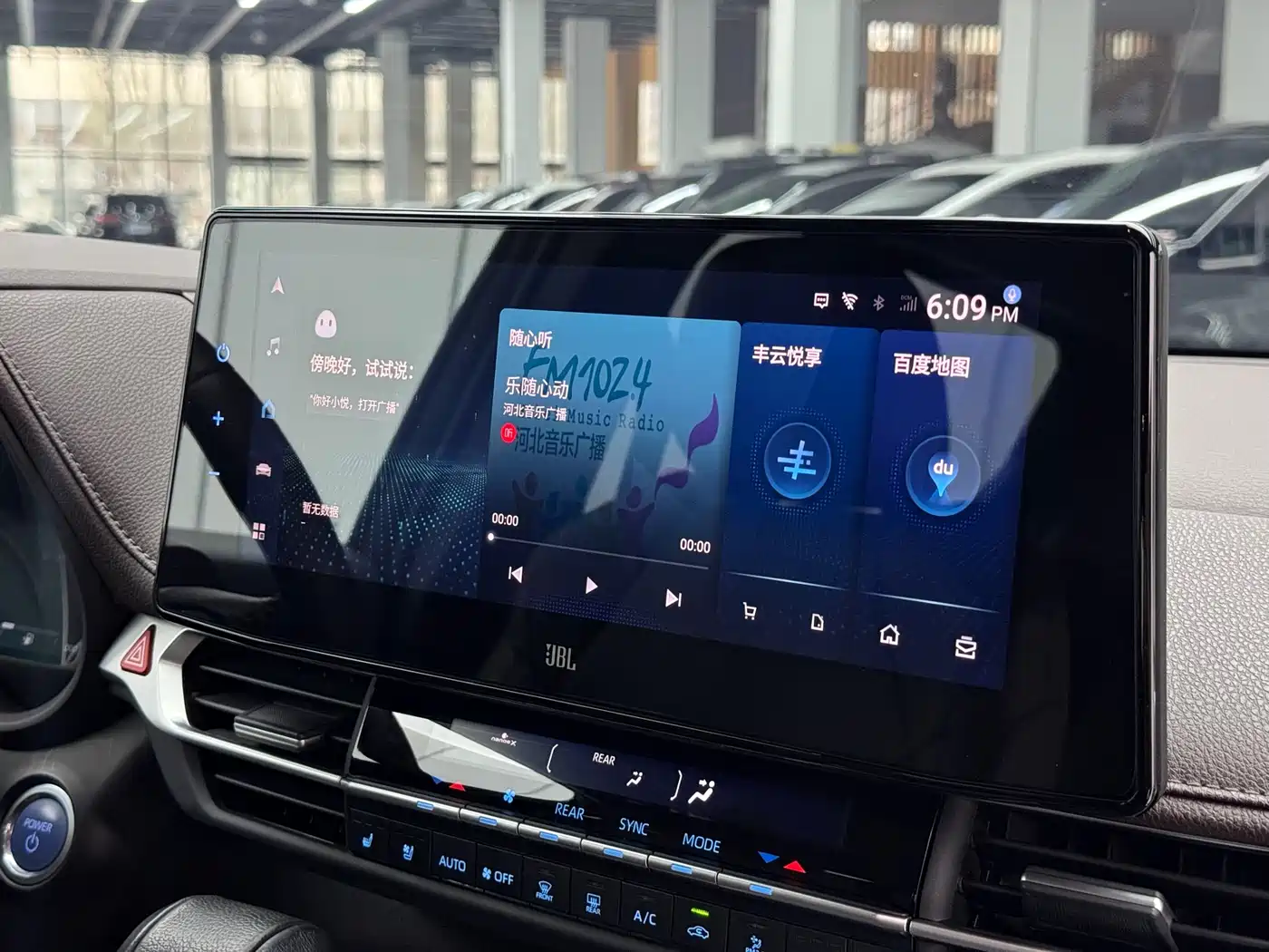 Toyota Sienna 2021 2.5L Hybrid Platinum Edition фото 19