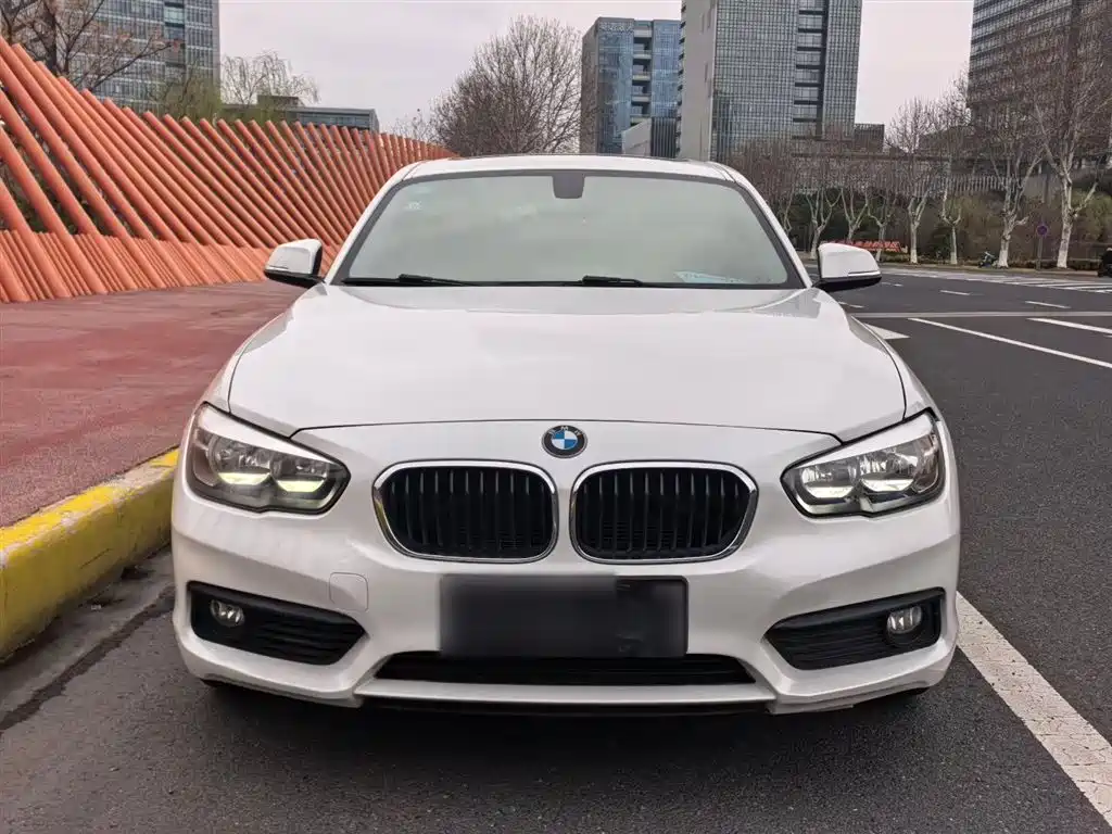 BMW 1 Series (Import) 2016 118i Leading фото 3