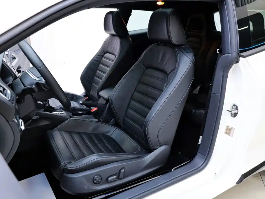 Photo 26 - Volkswagen Scirocco