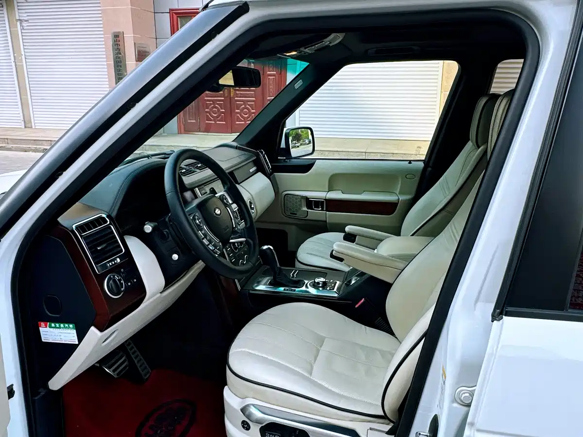 Land Rover Range Rover 2012 5.0 SC V8 фото 8