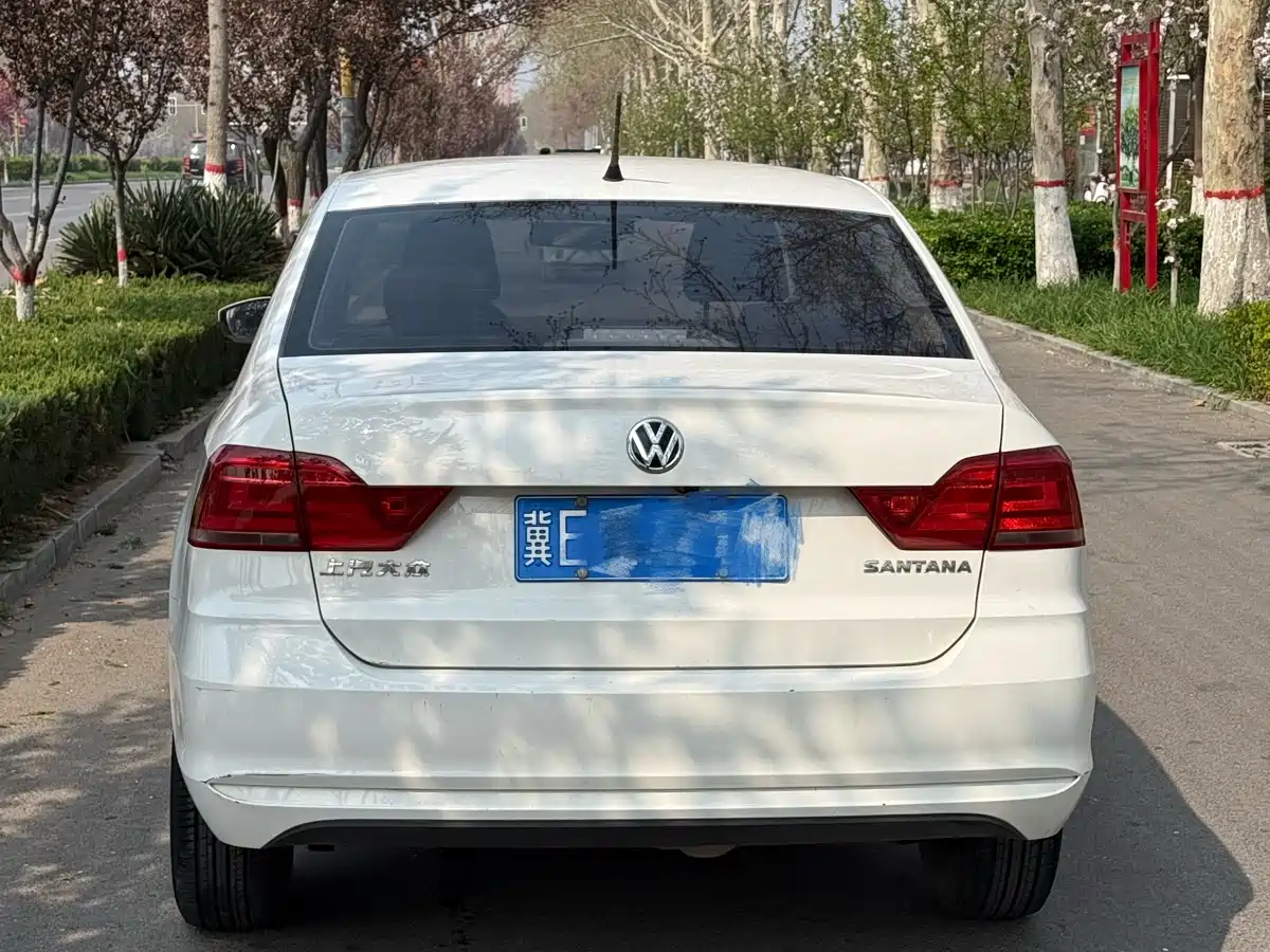 VOLKSWAGEN SANTANA