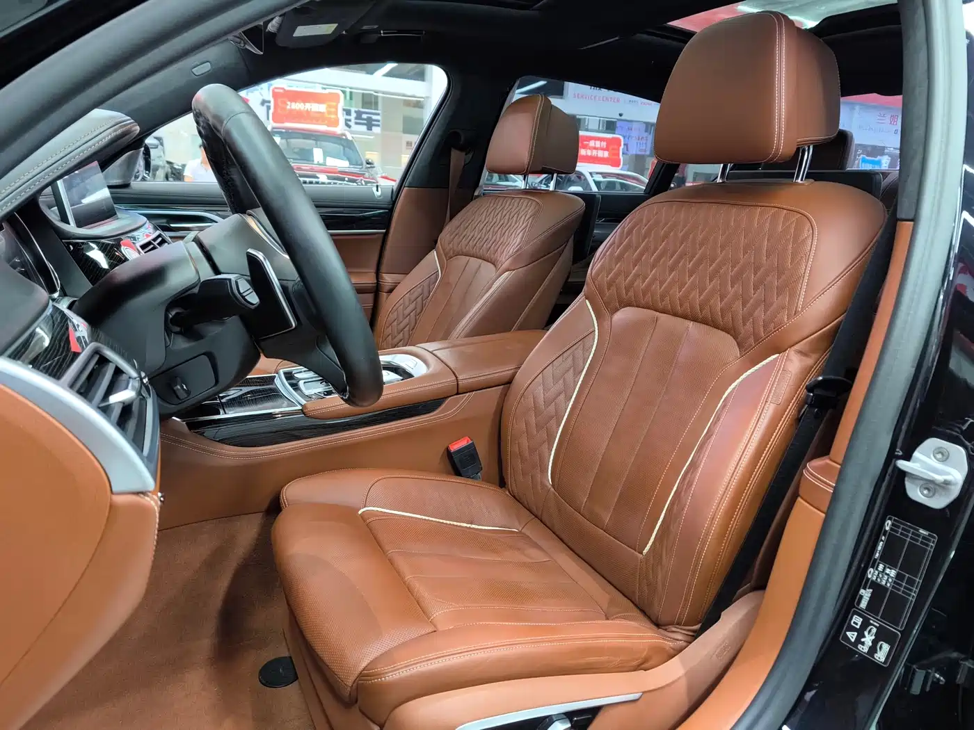 BMW 7 Series 2018 M760Li xDrive фото 16