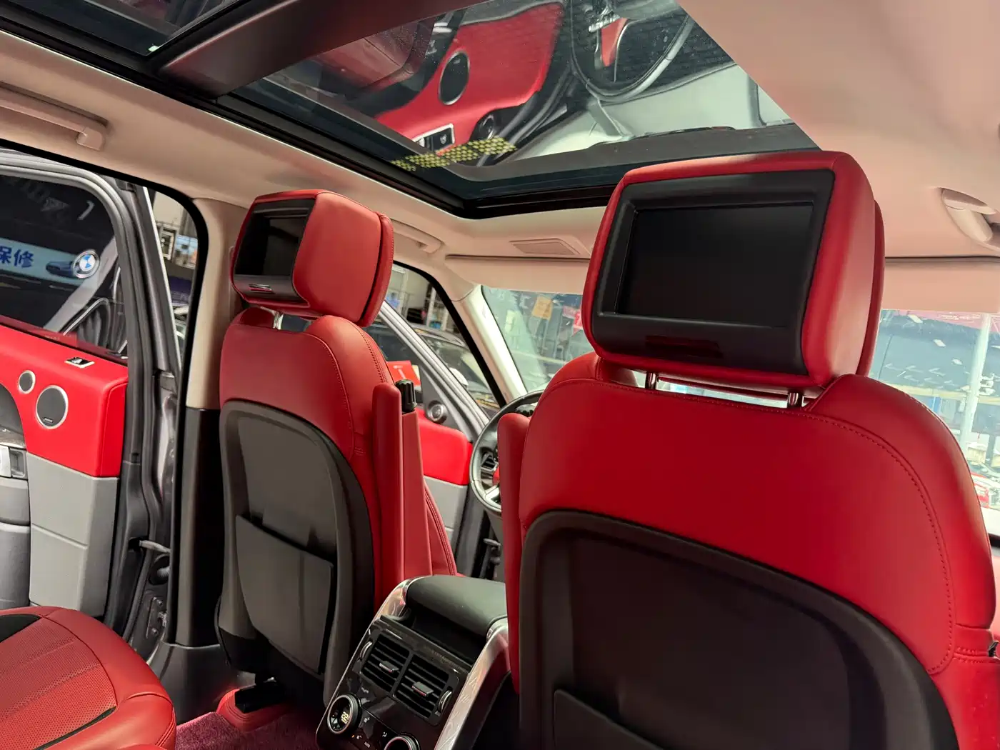 Land Rover Range Rover Sport 2021 3.0 L6 Gloss Black Edition фото 22
