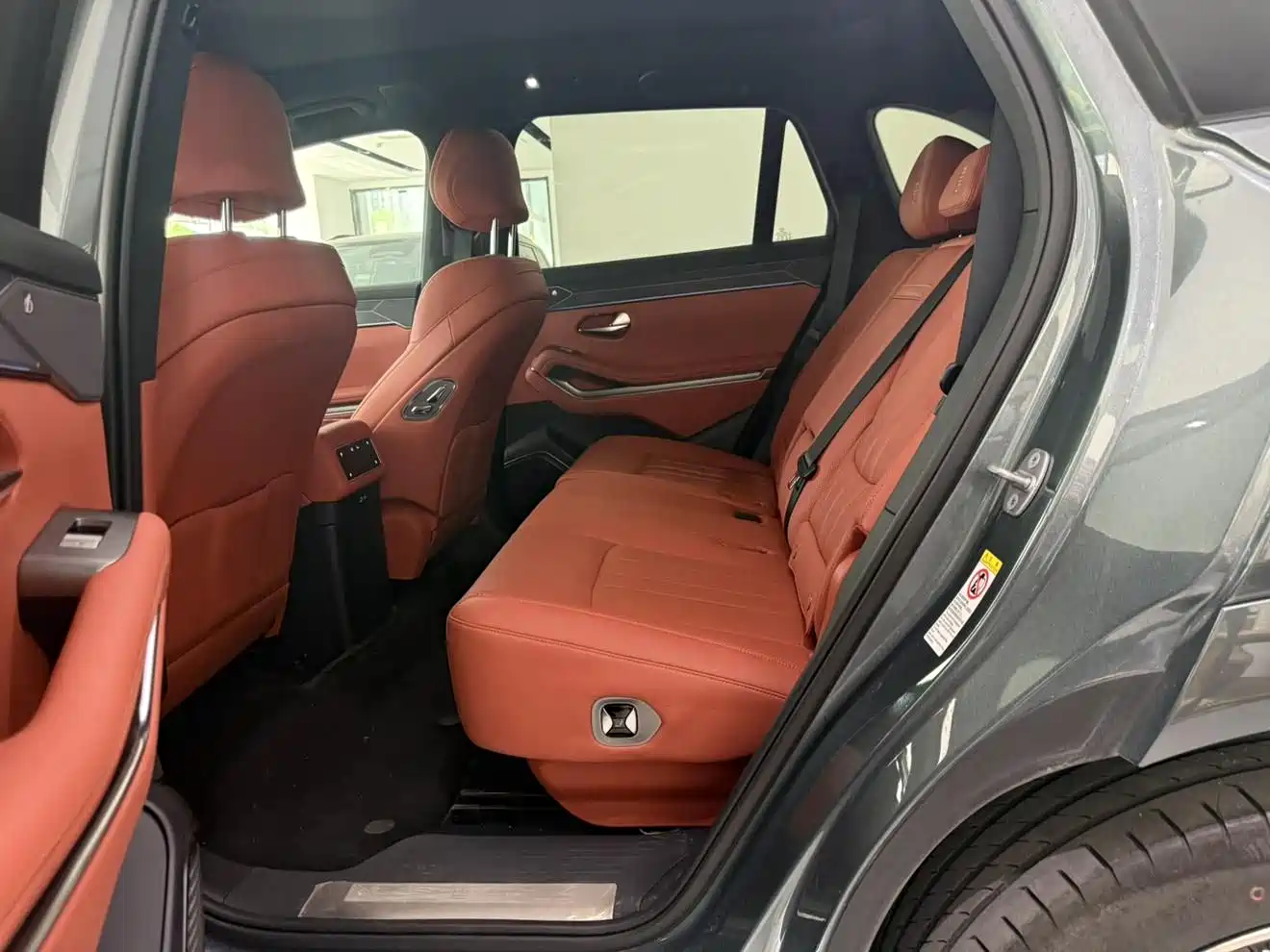 BYD Tang L 2025 DM 175KM Drone Player Edition фото 8
