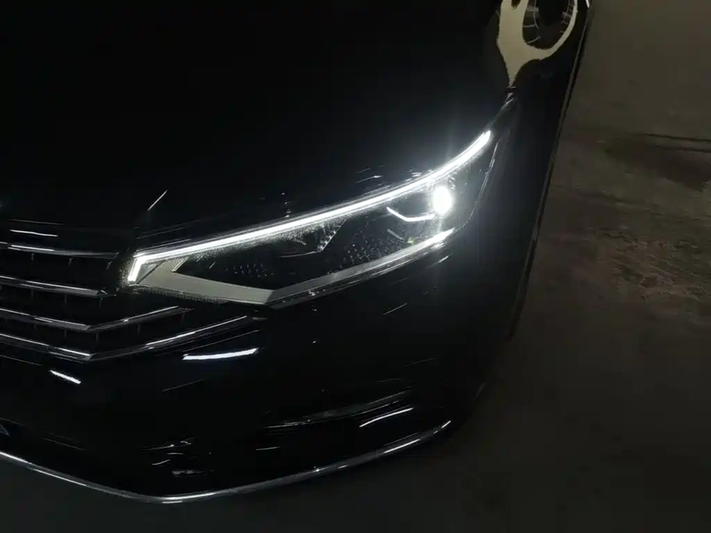 Volkswagen Magotan 2023 Model 2 Million Commemorative Edition 330TSI DSG Luxury фото 24