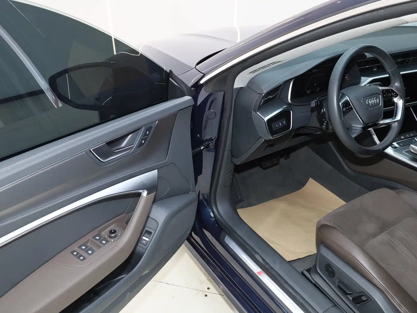 Audi A7L 2024 45TFSI S-line Dream Edition Crystal Package фото 31