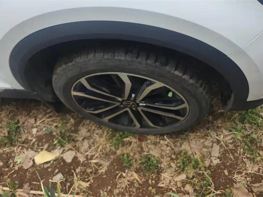 VOLKSWAGEN T ROC EXPLORING SONGS