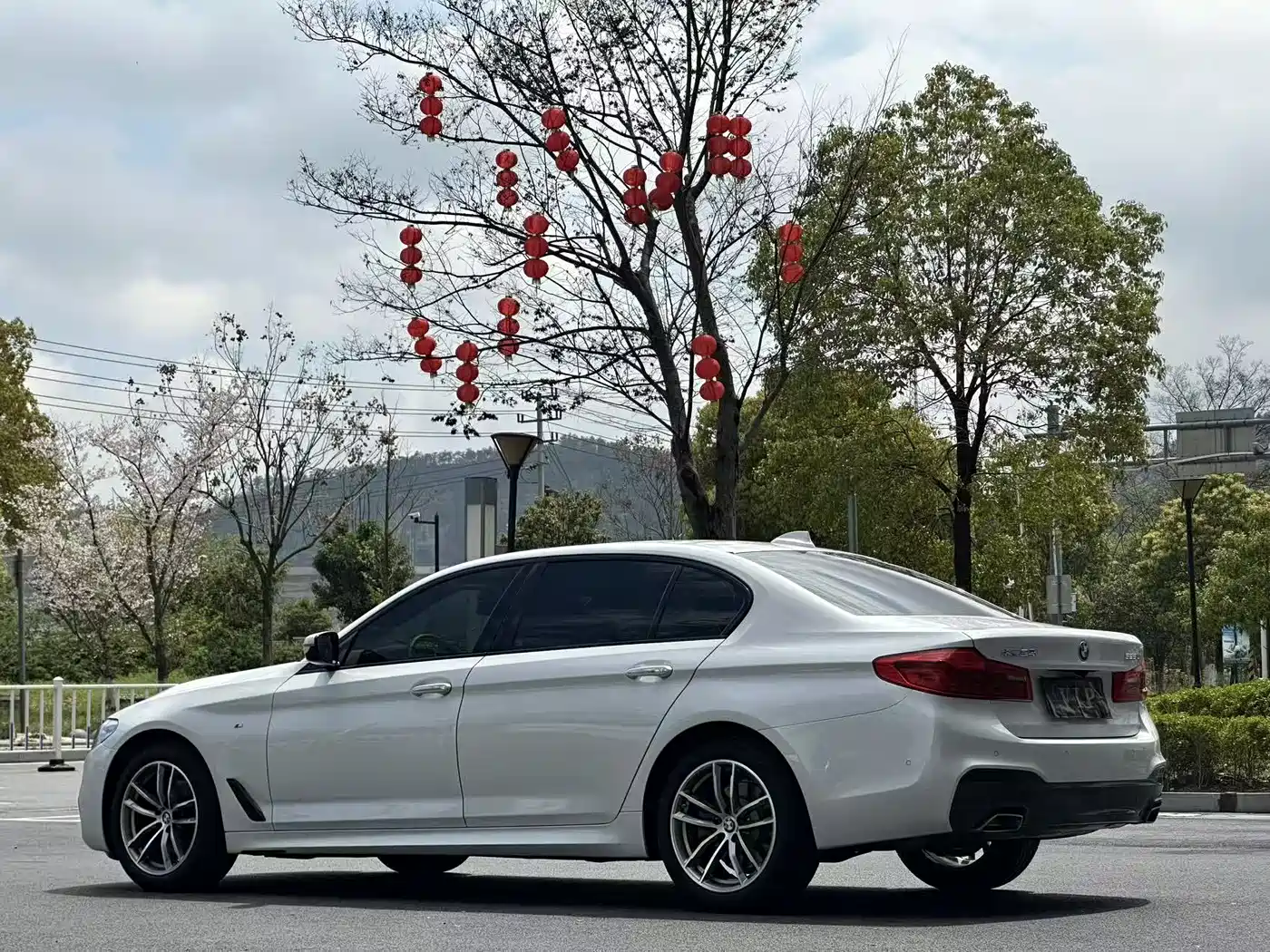 BMW 5 Series 2018 525Li M Sport Package фото 12